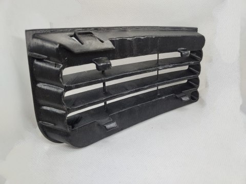 4D0853683K Kratka zderzaka Audi A8 D2 FL lewa - 1szt. 4D0853683K Kratka zderzaka Audi A8 D2 FL lewa - 1szt.