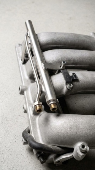 Audi 2.0 16V ACE Kraftstoffverteiler