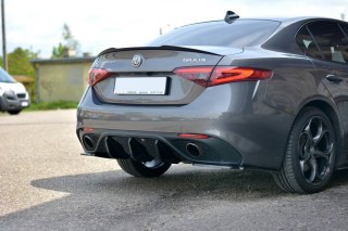 Przedłużenie Spoilera Alfa Romeo GIULIA VELOCE - Gloss Black